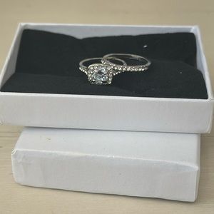 NIB cubic Wedding band set
